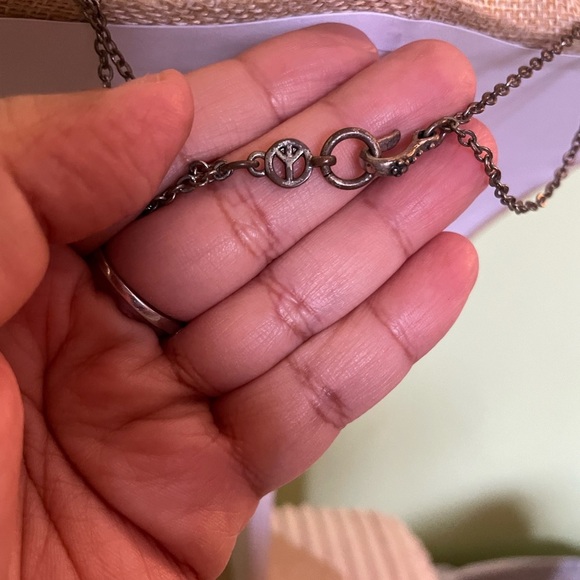 Elegant Turquoise and Silver Necklace - Picture 6 of 6